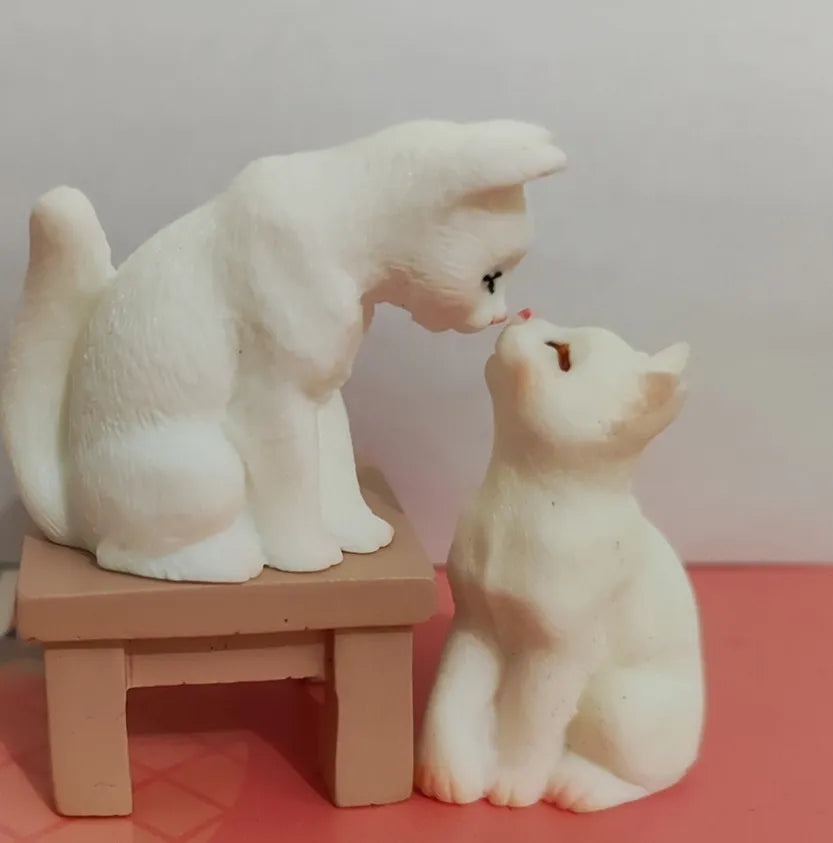 cartoon-cat-figurines