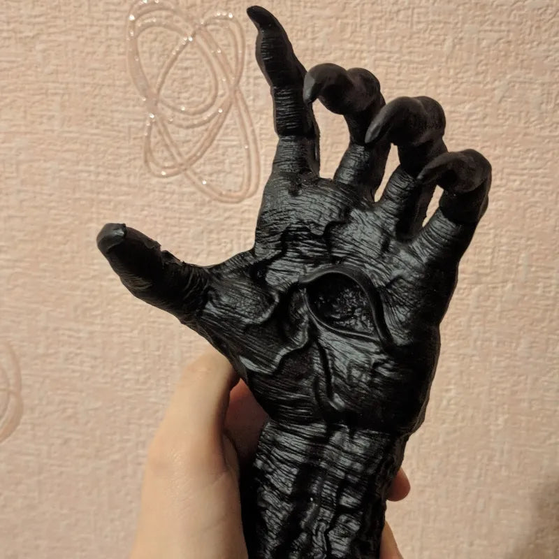 palmistry-hand-statue