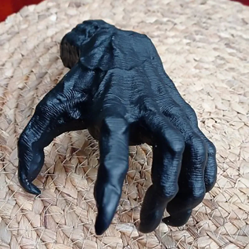 palmistry-hand-statue