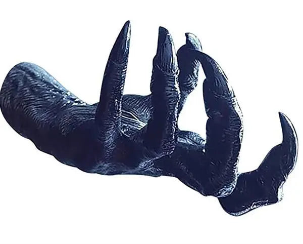 palmistry-hand-statue